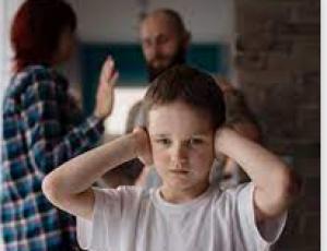 Violences conjugales : les modalités de l’aide d’urgence aux victimes encore à définir