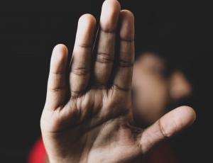 Les violences sexuelles chez les personnes âgées : enjeux juridico-éthiques (2023)